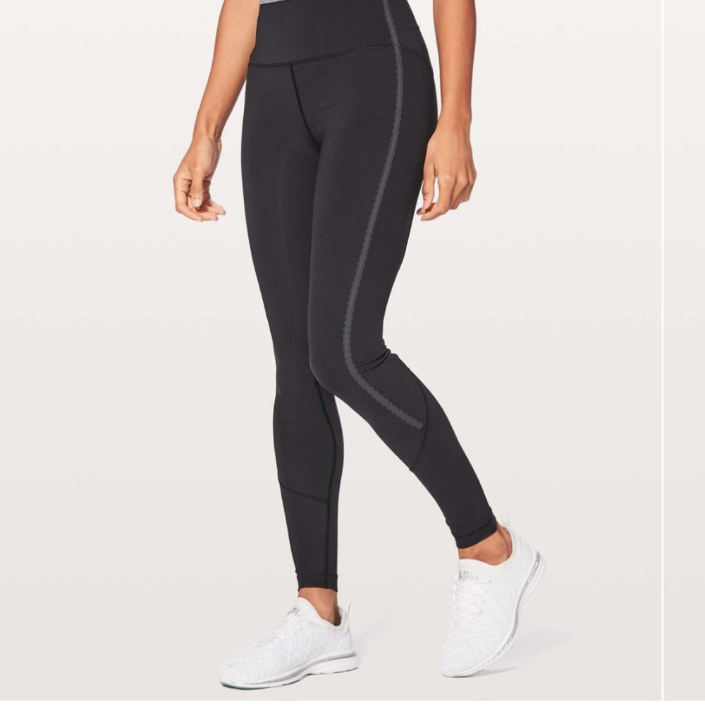 Lululemon Stop Drop & Squat Tight 28"- size 4- black - Picture 2 of 11